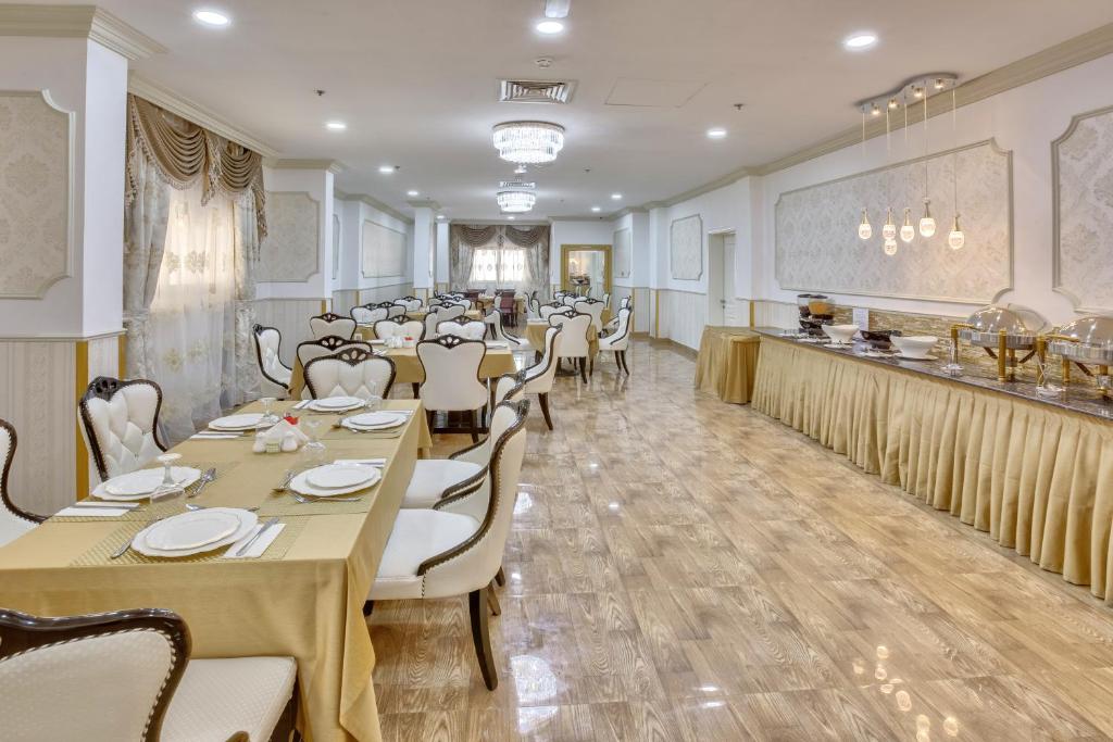 Restaurant, Royal Hotel in Sharjah
