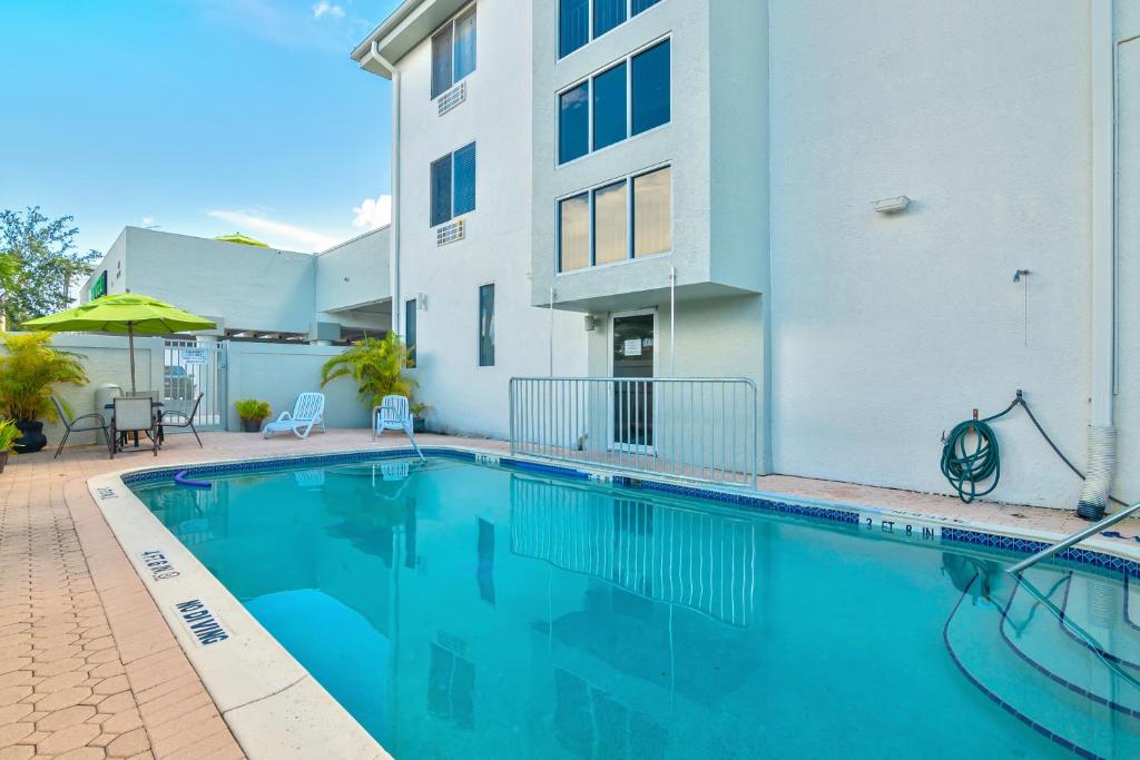 Naples Park Central Hotel photo