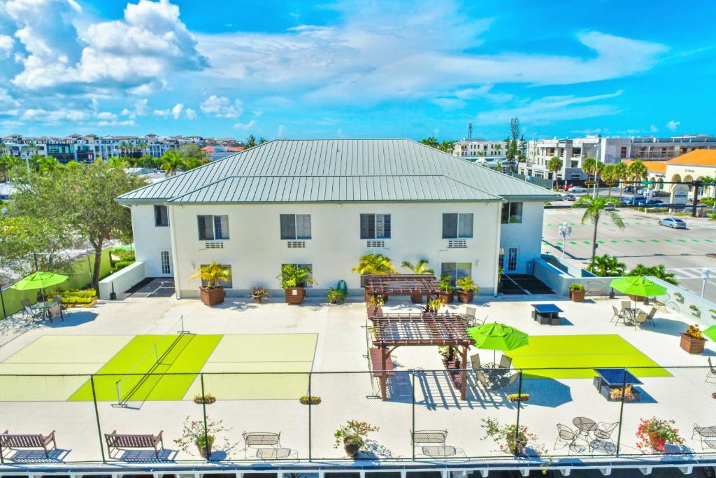 Naples Park Central Hotel photo