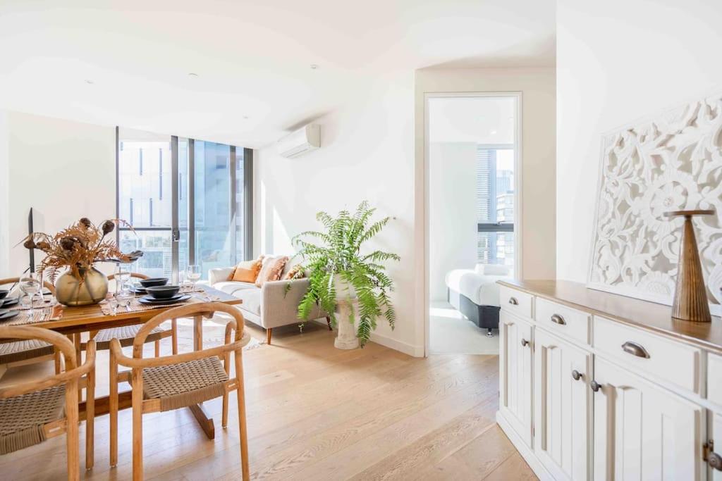 Classy 2B apt next to Albert Park w Free Parking#LA08, Melbourne