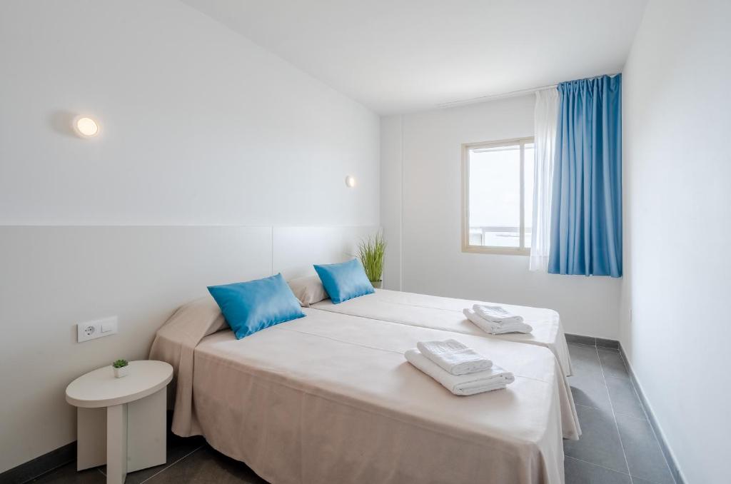 Rentalmar Blue Beach & Pool — Hotel rooms in Salou, Catalonia
