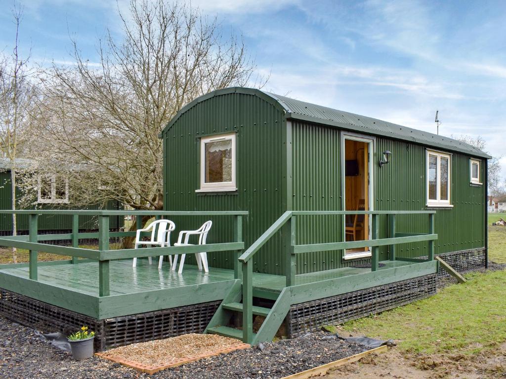 Shepherds Hut 2 At Laddingford - Uk32534, Yalding