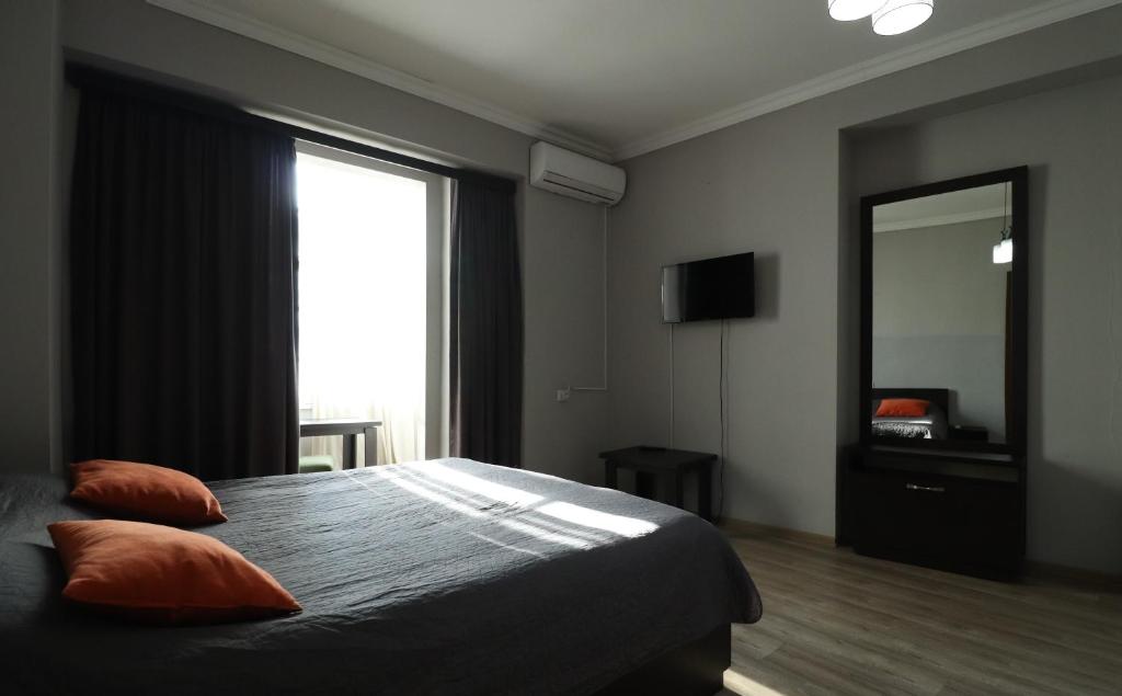 Erekle 8/10, Tbilisi