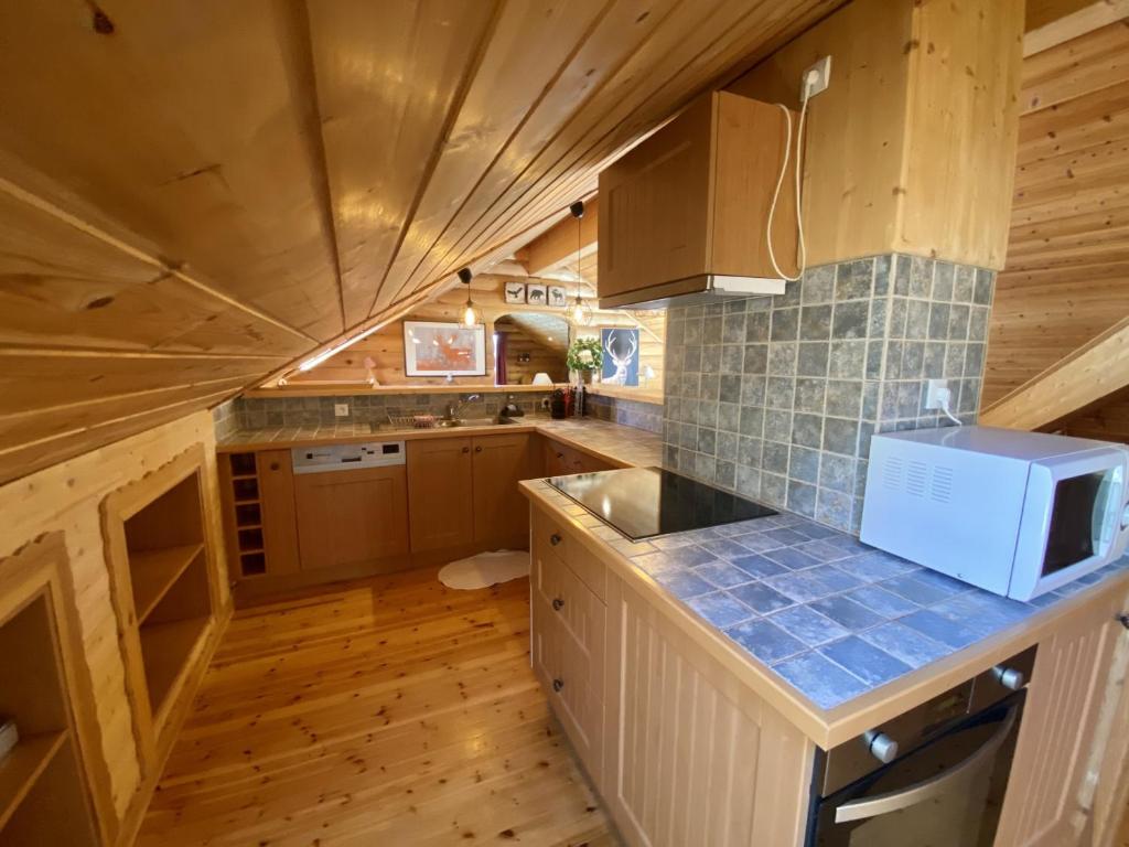 Les Angles : Haut de Chalet 100m², Sauna, 6 Pers - FR-1-758-11 - 3