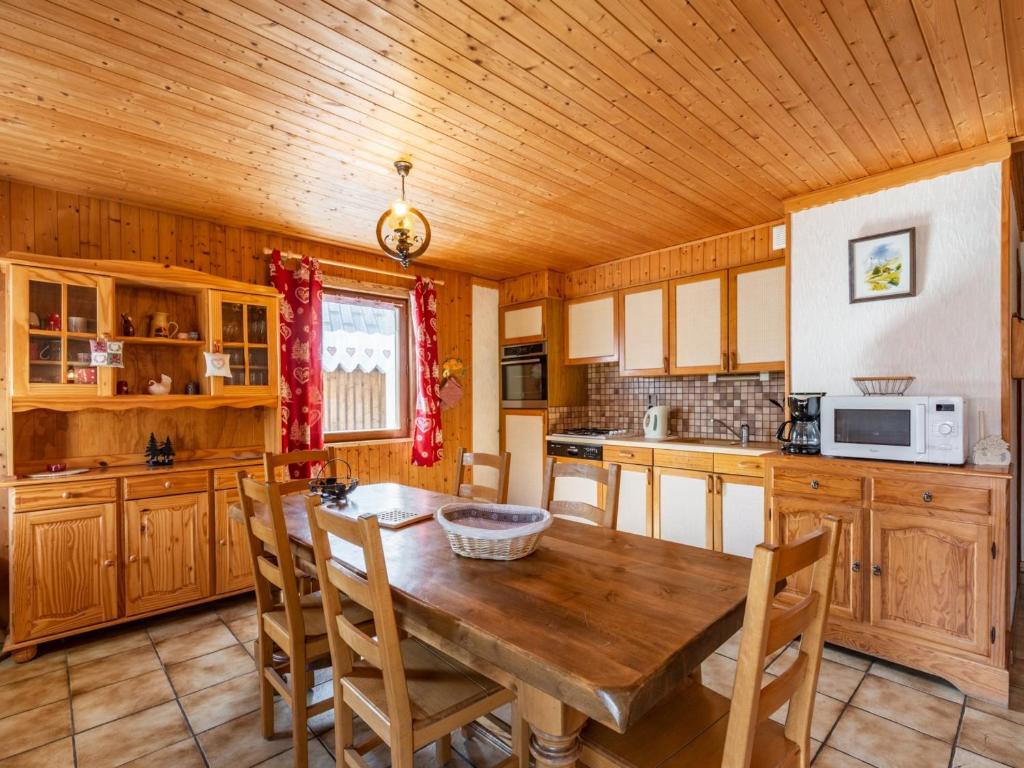 Charmant Appartement 2 Pièces aux Gets - 6 Pers, Proche Centre, Terrasse, Casier à Ski - FR-1-671-22 - 1