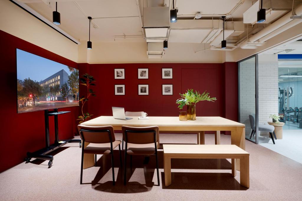 base-Wangfujing Serviced Apartment