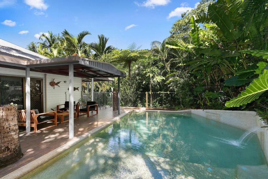 'Cyathea House' Rainforest Retreat with Granny Flat