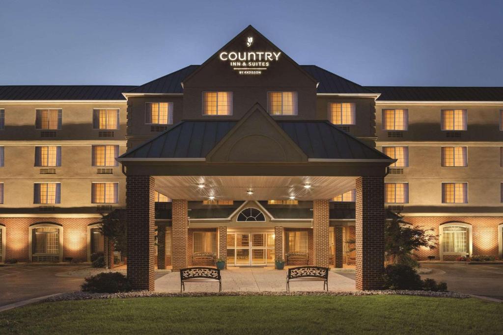 Country Inn & Suites by Radisson Lexington VA photo