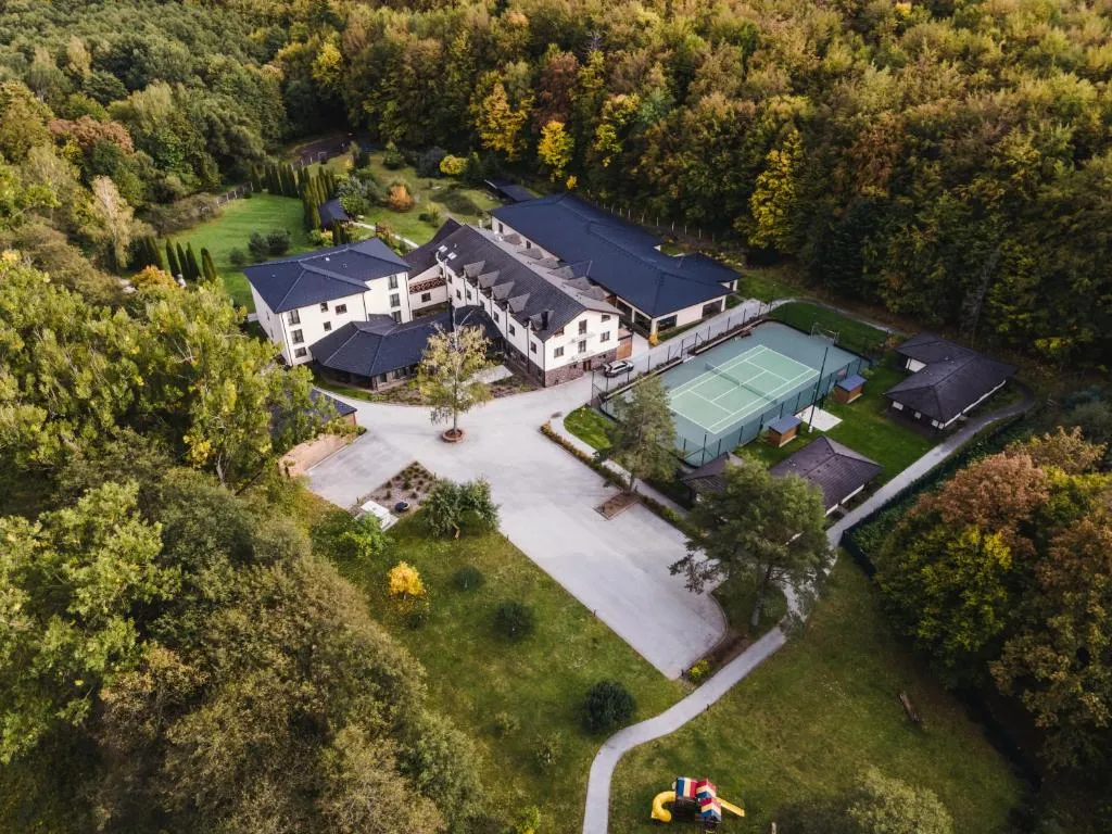 BIO HOTEL & WELLNESS Zlatý Hýľ, hotel in Hýľov