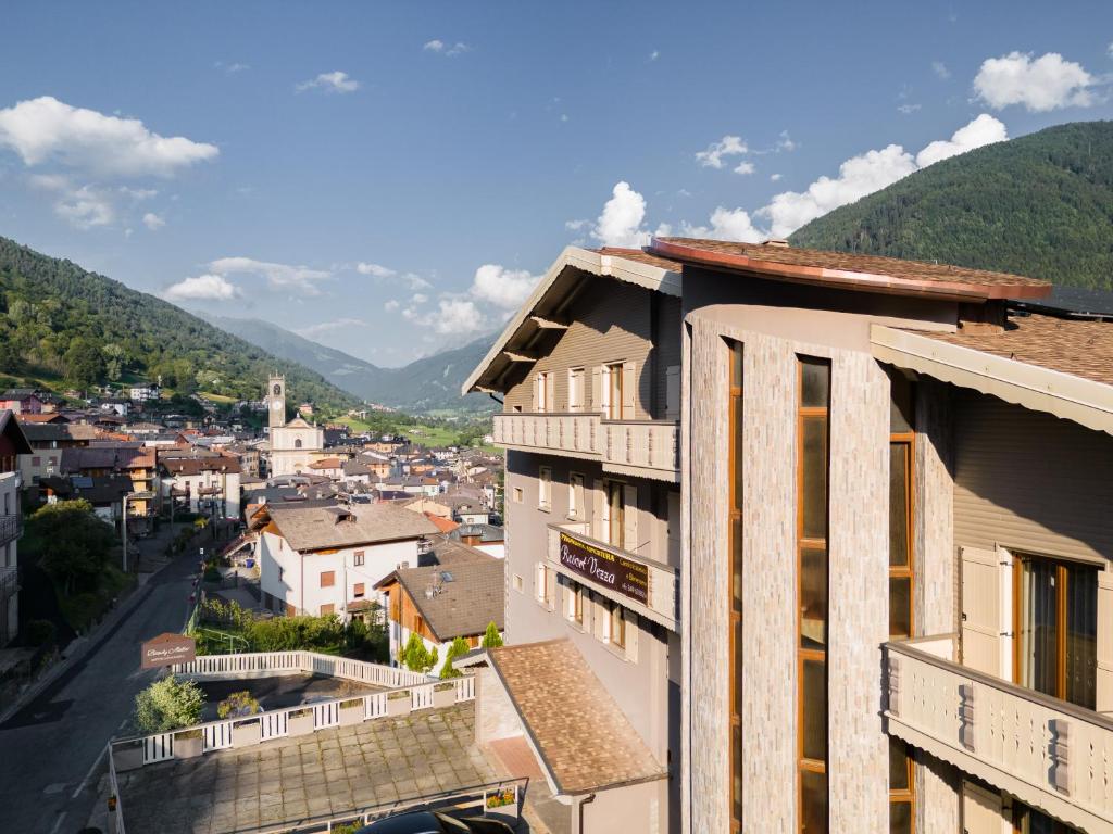 Hotel Vezza Alpine Lodge & Spa - 2