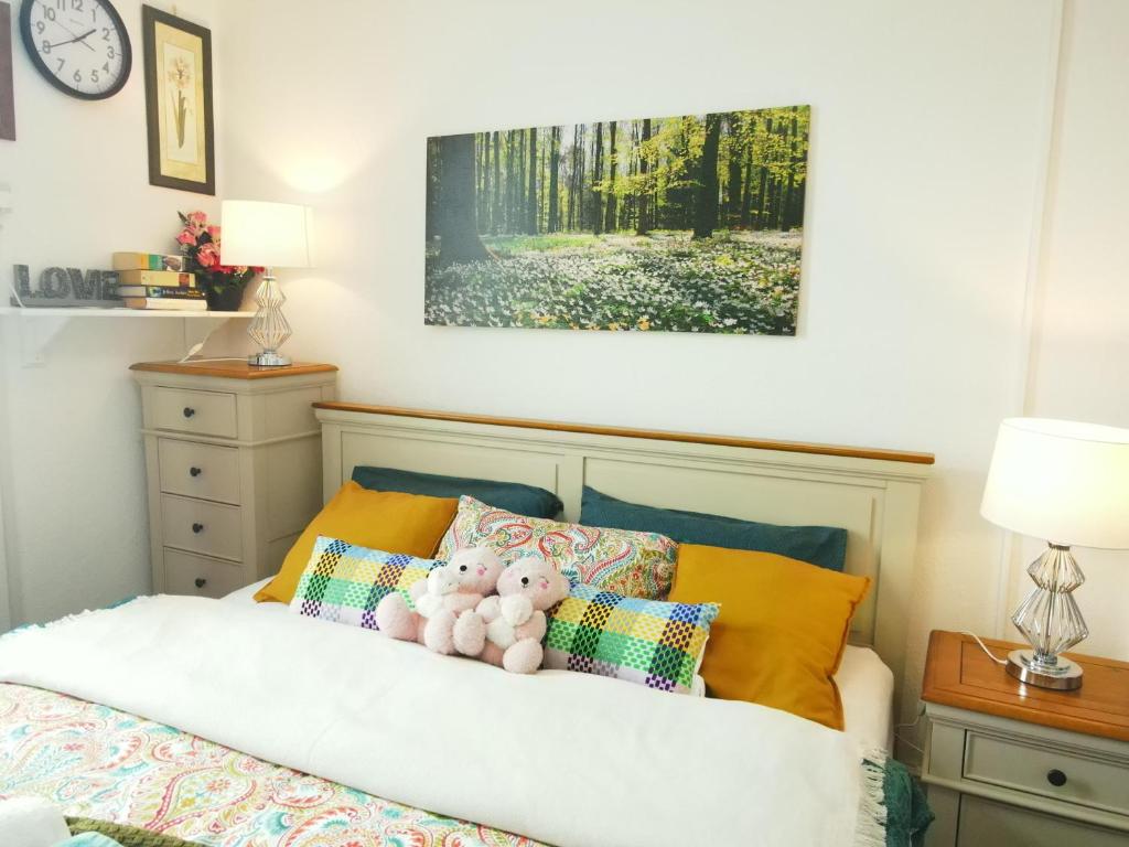 Apartment - Sleeps 5 & On-site Parking, Newport