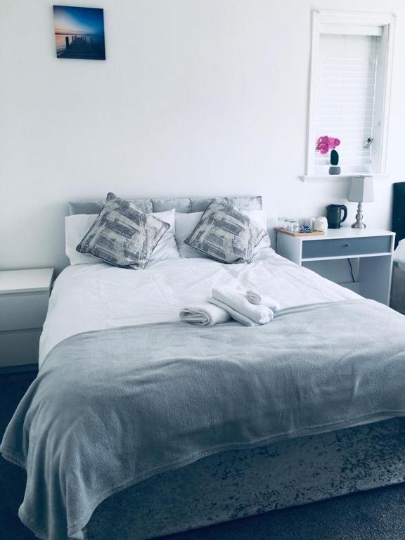 PnG Suites - Elsham Gardens Rooms