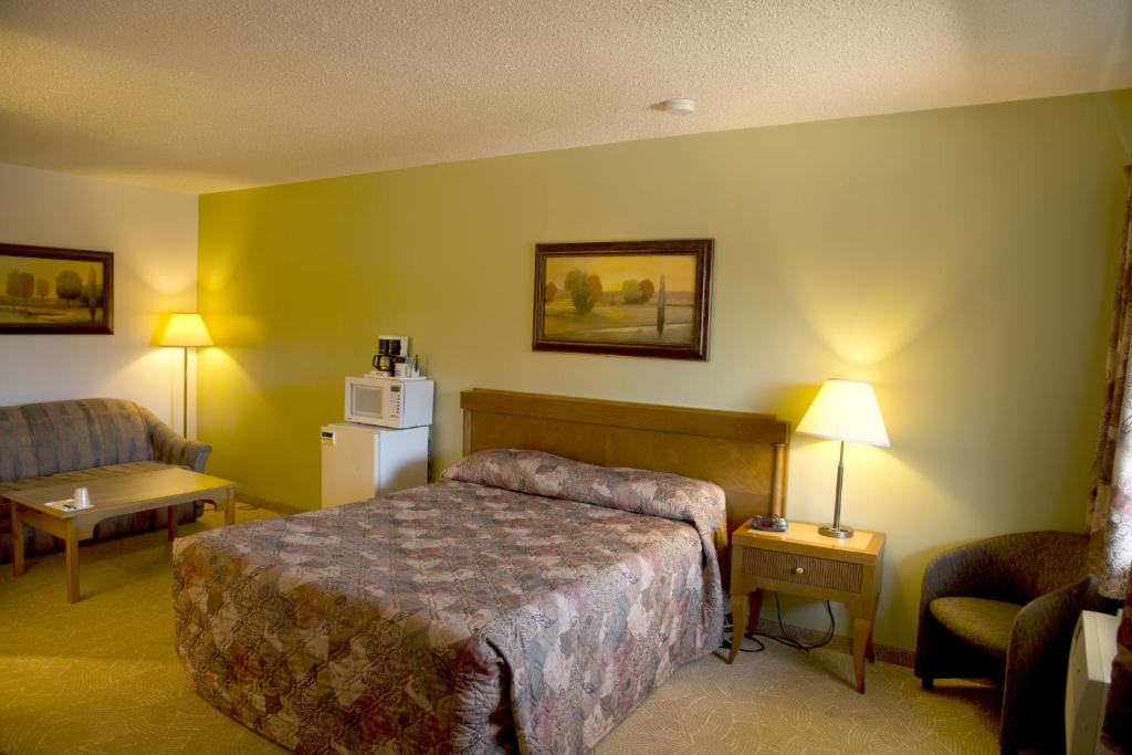Canadas Best Value Inn Whitecourt photo