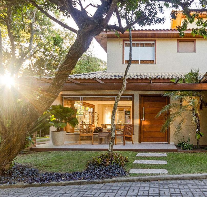 Linda e completa - Casa 150 m da praia, 4 suites photo