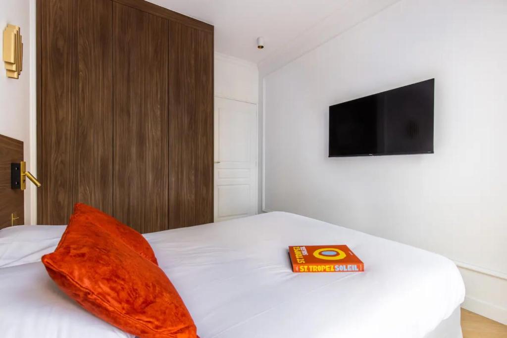 Luxurious & Central 2BD Apart for 4 - 5