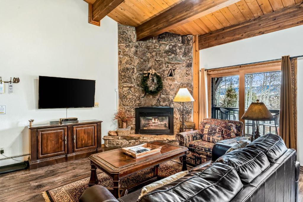 Phoenix 228, Steamboat Springs