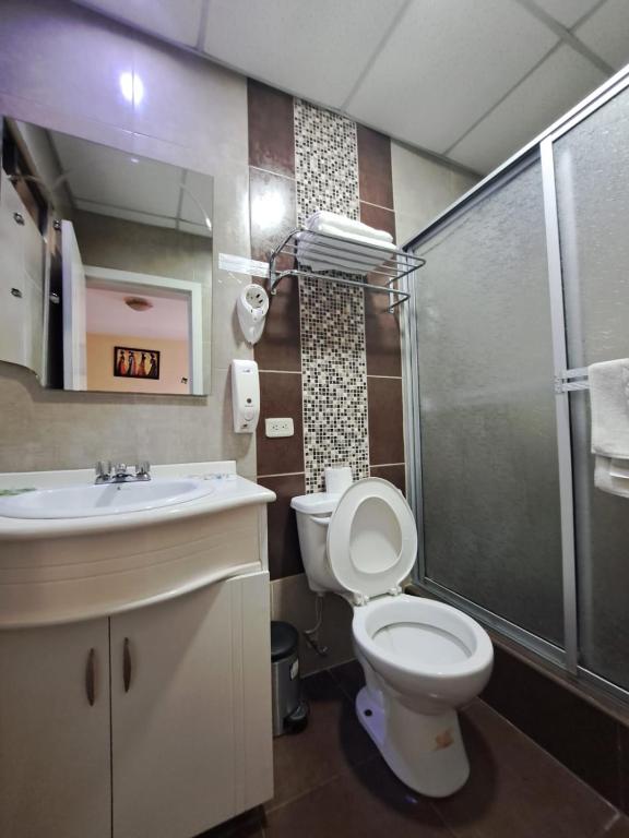 Hotel Mariscal Inn & Suite photo