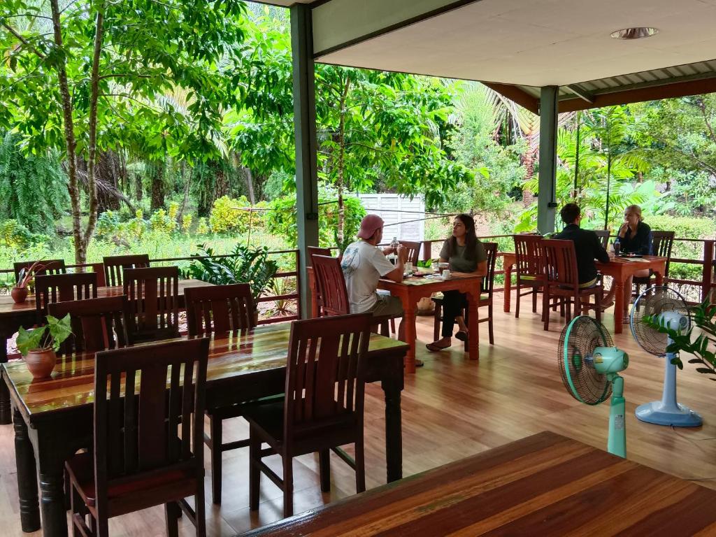Khao Sok River & Jungle Bungalow photo