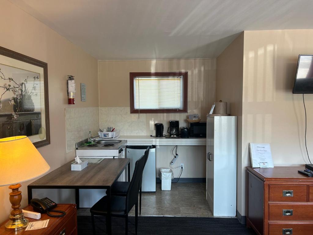 The Silver Birch Motel photo