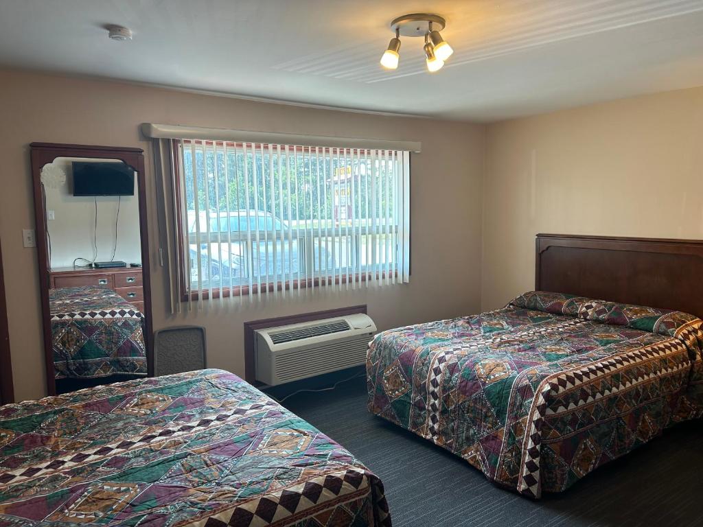 The Silver Birch Motel photo