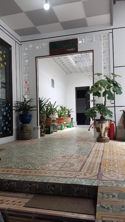 Hoa Lan Motel & Homestay