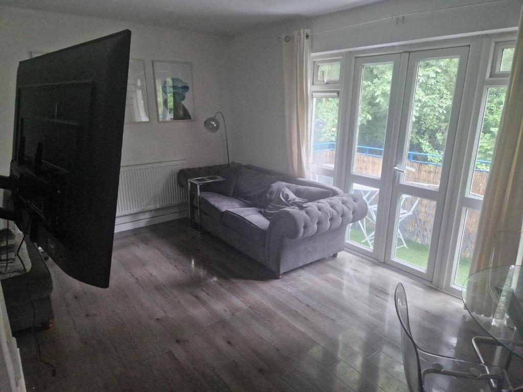 Immaculate 1-Bed Apartment in Woodford Green, Woodford Green