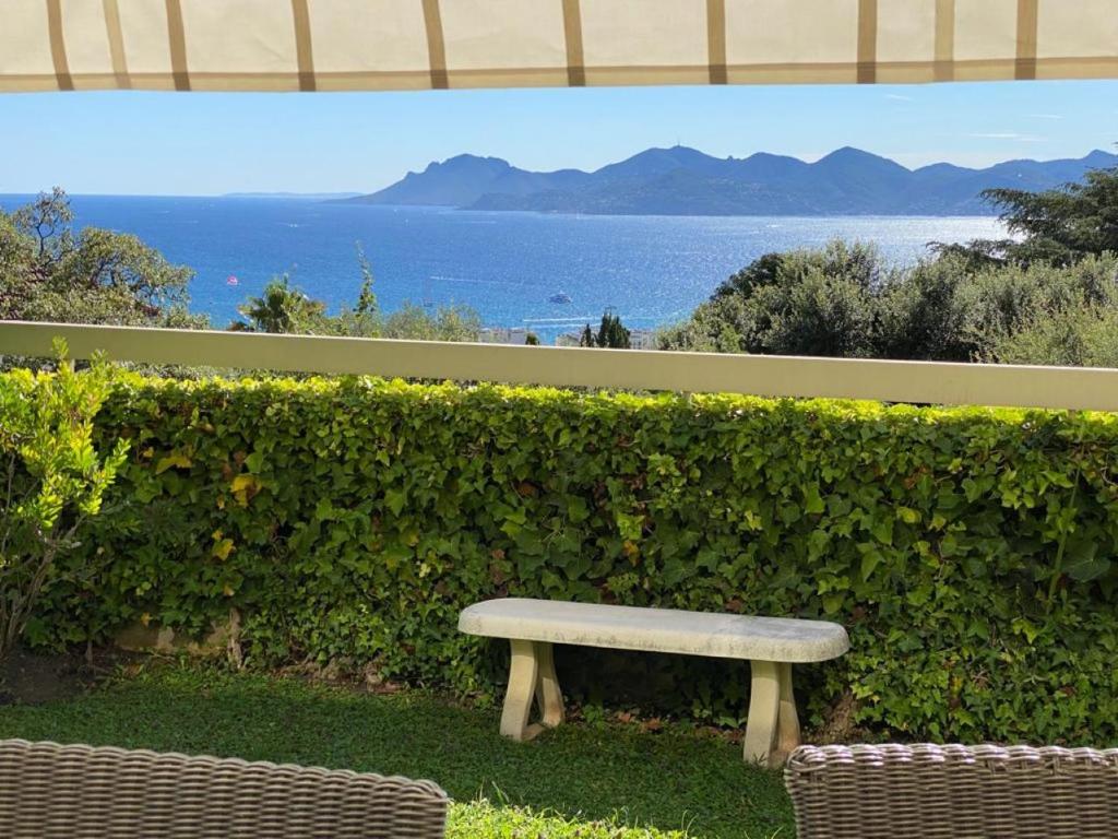 Appartement - villa Le Saint Georges avec superbe jardin et vue mer panoramique, Cannes