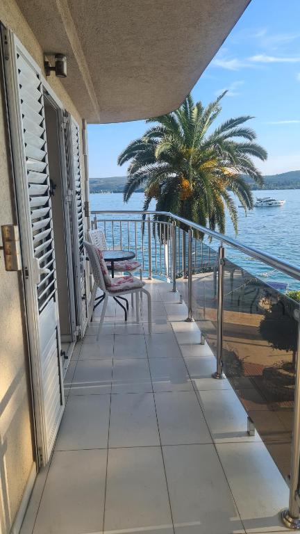 Chic apartment in the City Center by the sea - 2