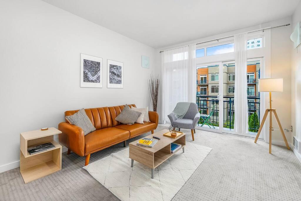 Needle's Edge - 99 Walkscore!, Seattle