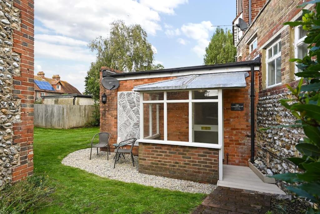 Garden Flat, Walnut Tree House photo 4