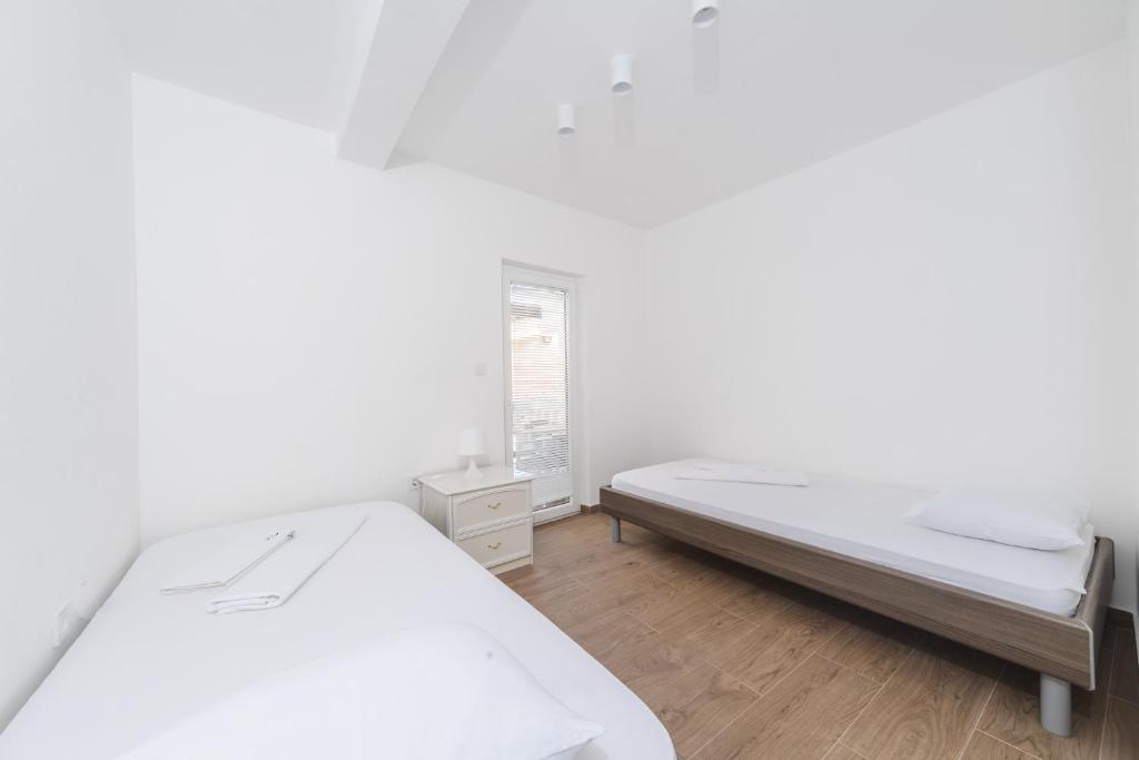 Apartment X Budva Boulevard - 4