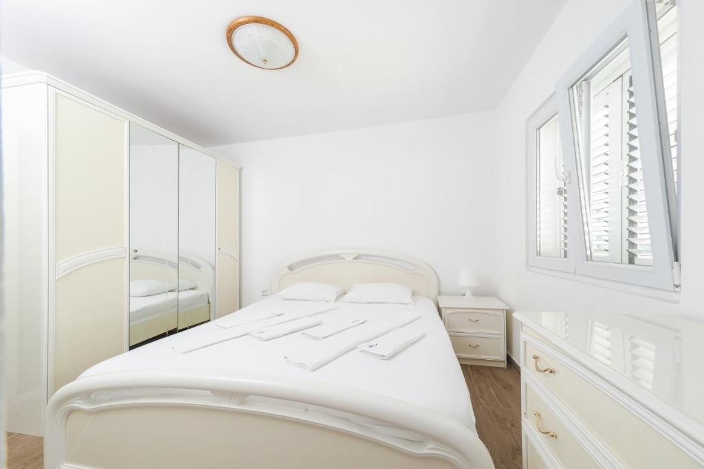 Apartment X Budva Boulevard - 5