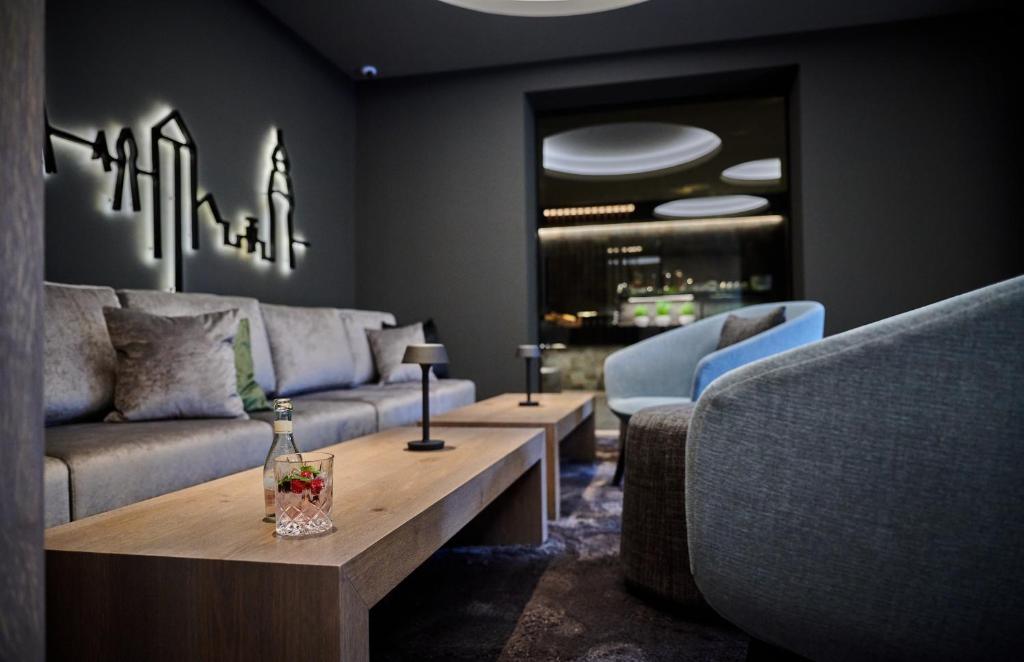 Hotel Westend photo