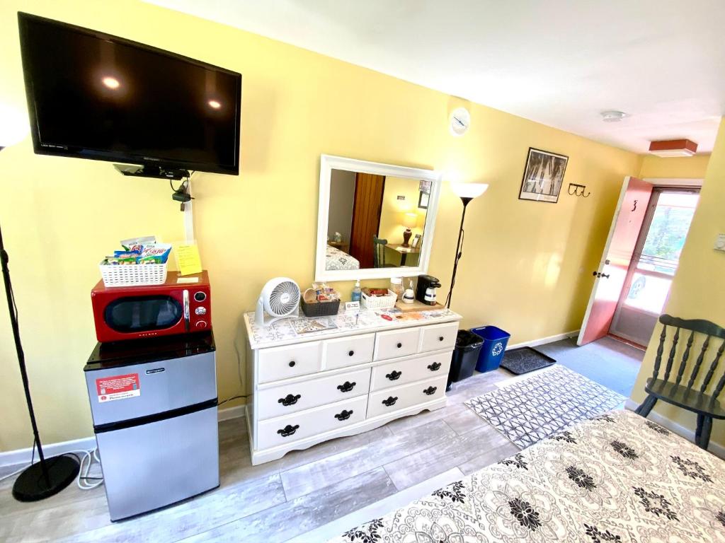 Snowdon Chalet Motel photo