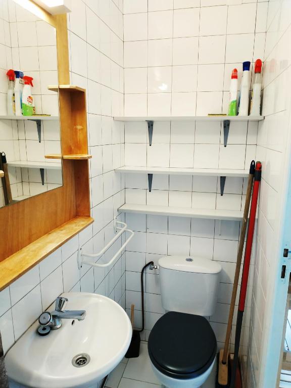 Chez Leslie et Vincent : logements climatisés avec parking privatif - 5