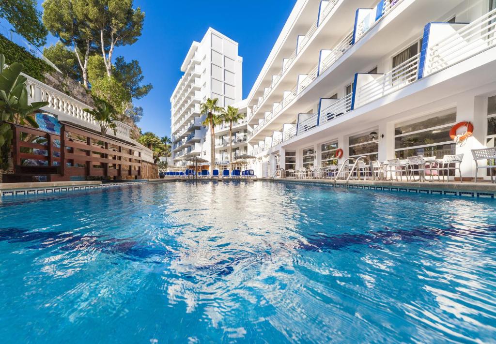 Globales Palmanova Palace — Hotel in Majorca