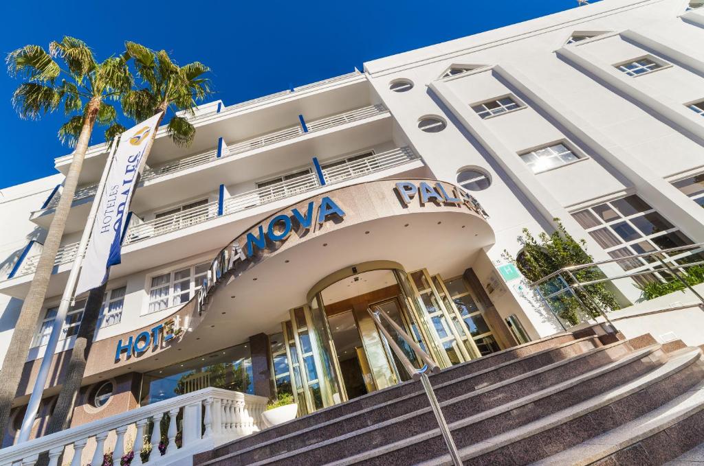 Globales Palmanova Palace — Hotel building in Palma Nova, Balearic Islands