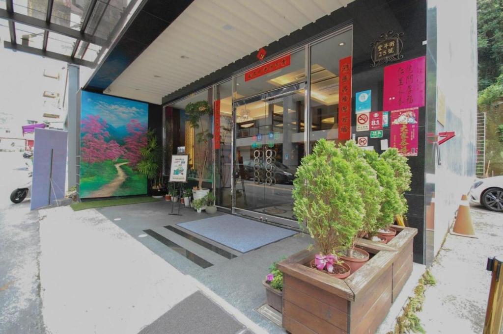 Cherry Feast Resort, Yuchi