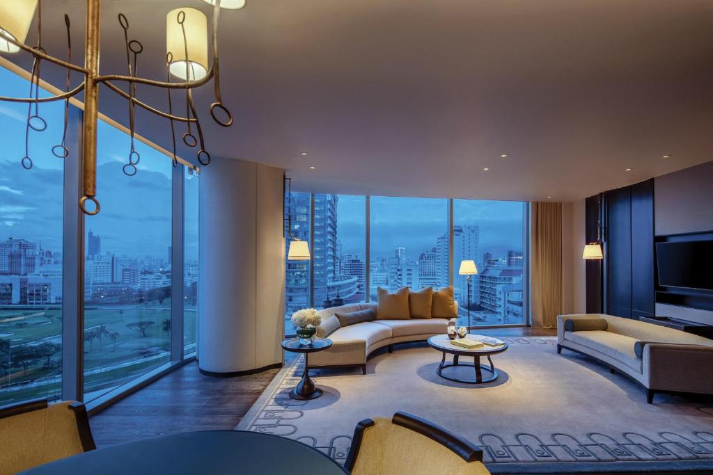 2. 월도프 아스토리..