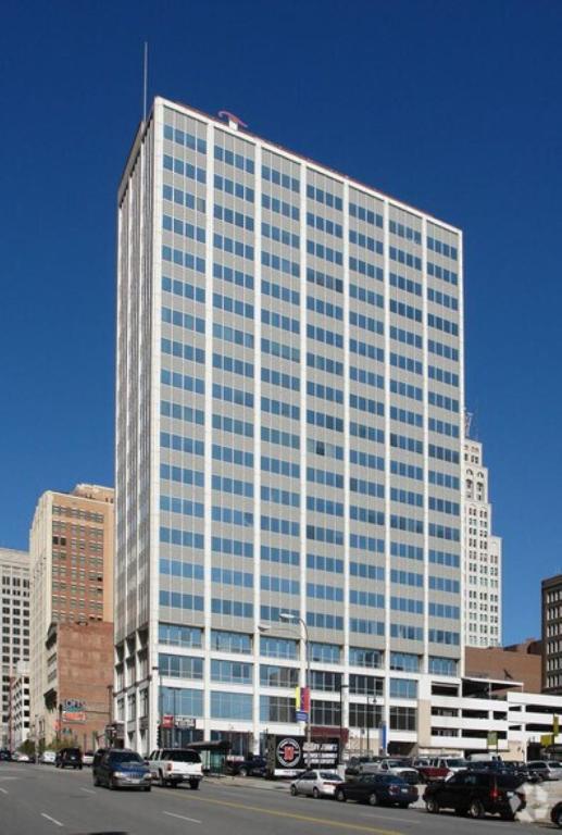 Modern DT 1BR with Free Parking by Zencity photo