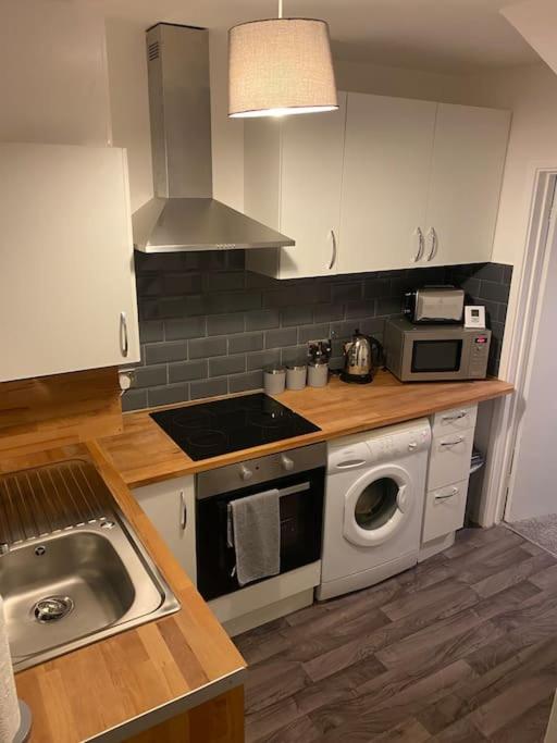 Cosy 1 Bed Home, Stevenage photo 3