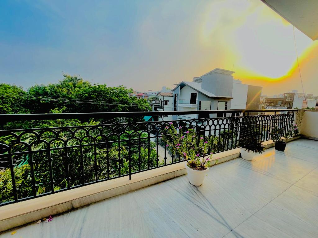 BedChambers Serviced Apartments - Artemis Hospital photo