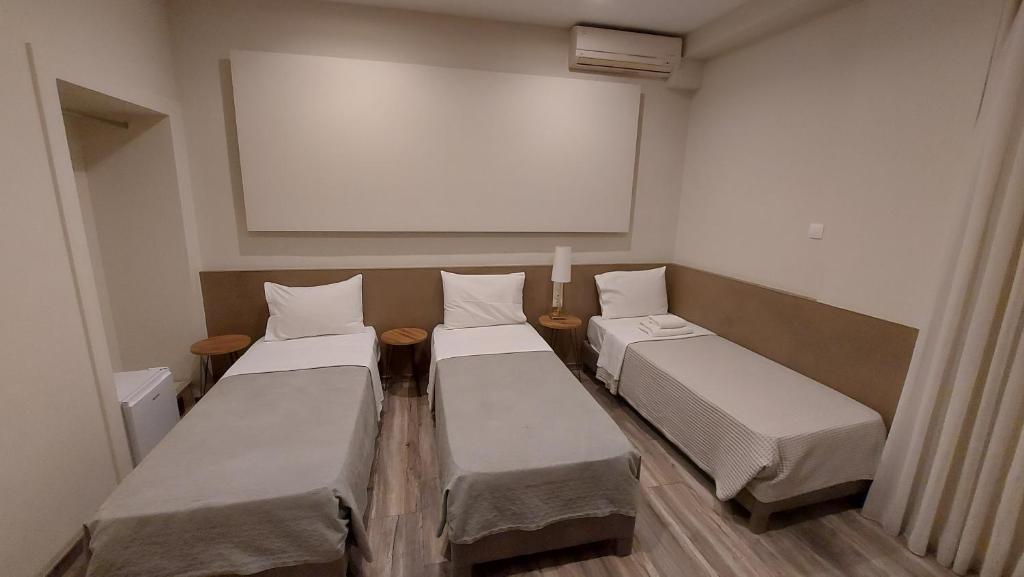 Lingos Hotel photo