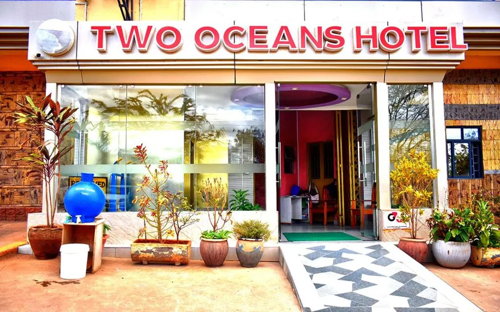 Two Oceans Hotel Voi, hotel in Voi