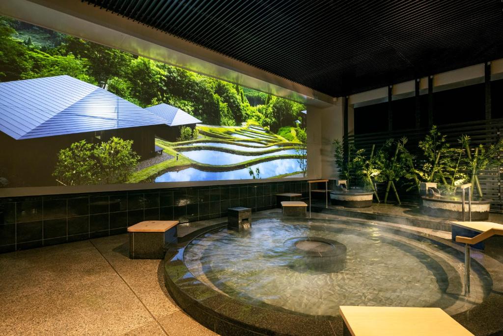 OMO Kansai Airport by Hoshino Resorts indoor bath