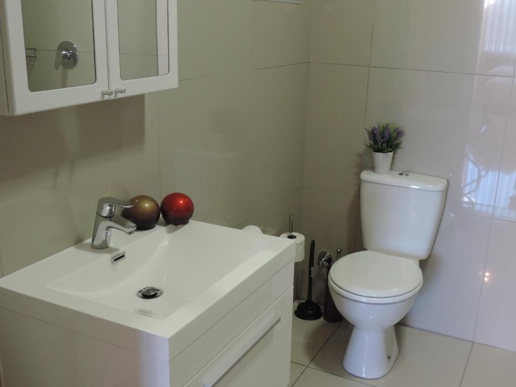 Vredenburg Boutique Lodge photo