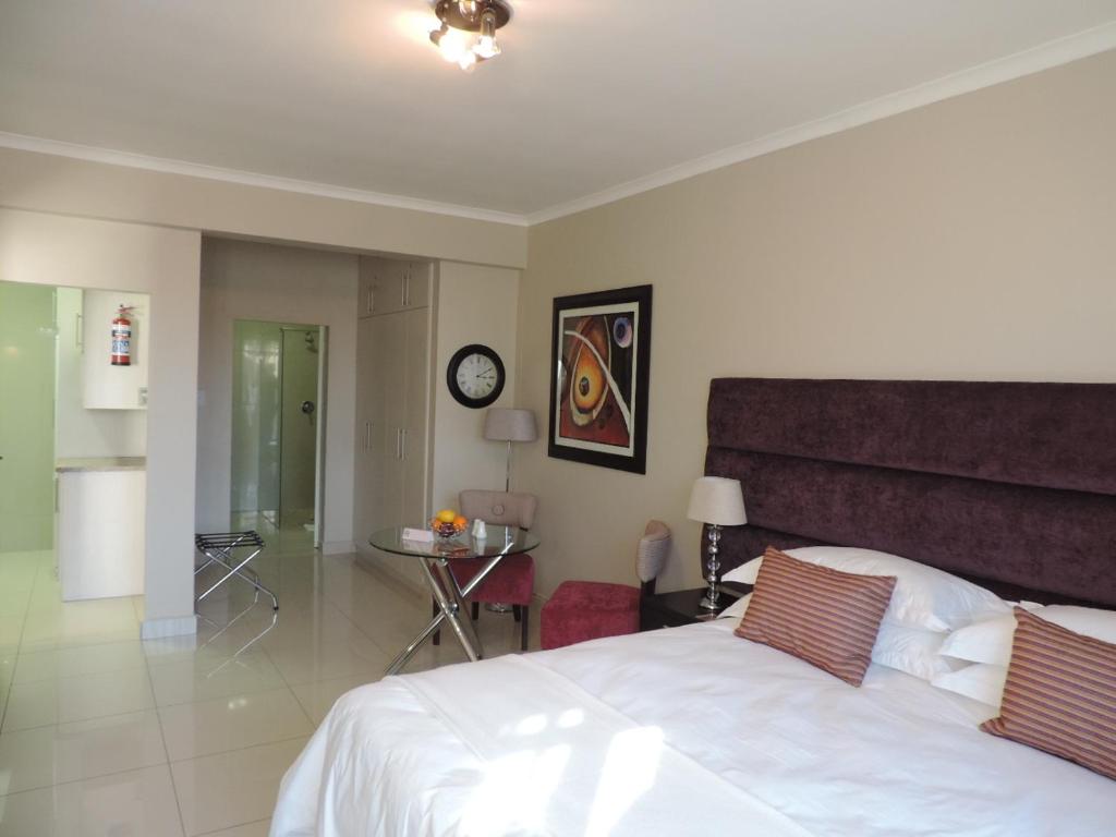 Vredenburg Boutique Lodge photo