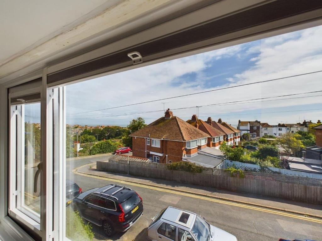 Stones Throw, Broadstairs photo 3