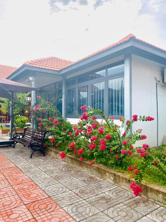 Dalis Waterfall Homestay