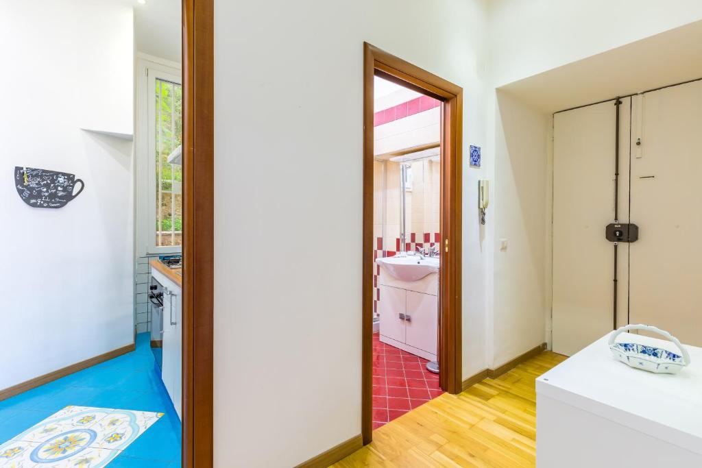 San Luigi cozy flat - private parking - 4